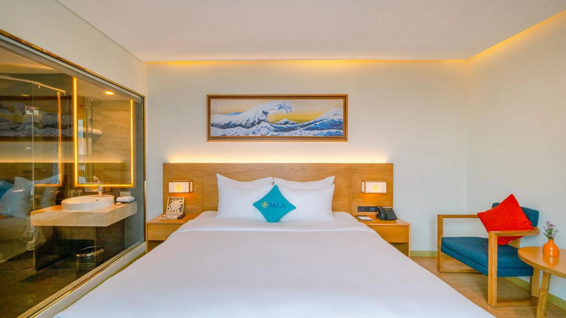 Sala Danang Beach Hotel 4*, Da Nang