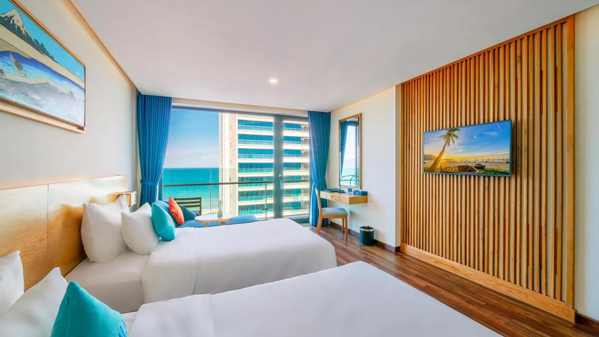 Sala Danang Beach Hotel 4*, Da Nang