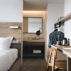 劳埃德巴厘旅馆 酒店 塞米亚克